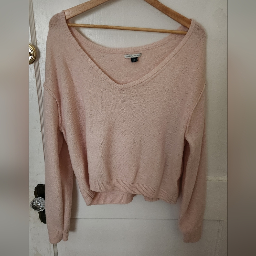 American Eagle Outfitters Size Medium Soft Pink V-Neck Sweater